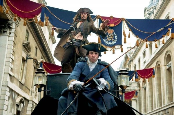 pirates-4-movie-image-carriage-chase-01
