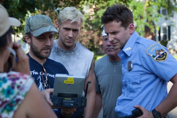 place-beyond-the-pines-set-photo-cianfrance-gosling-cooper