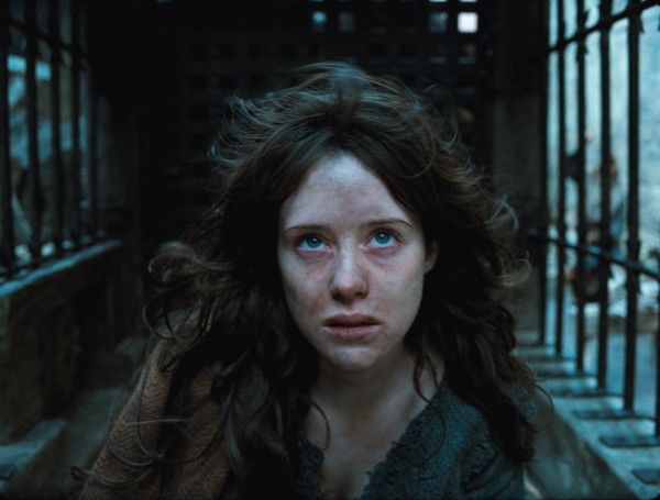 season_of_the_witch_movie_image_claire_foy_01