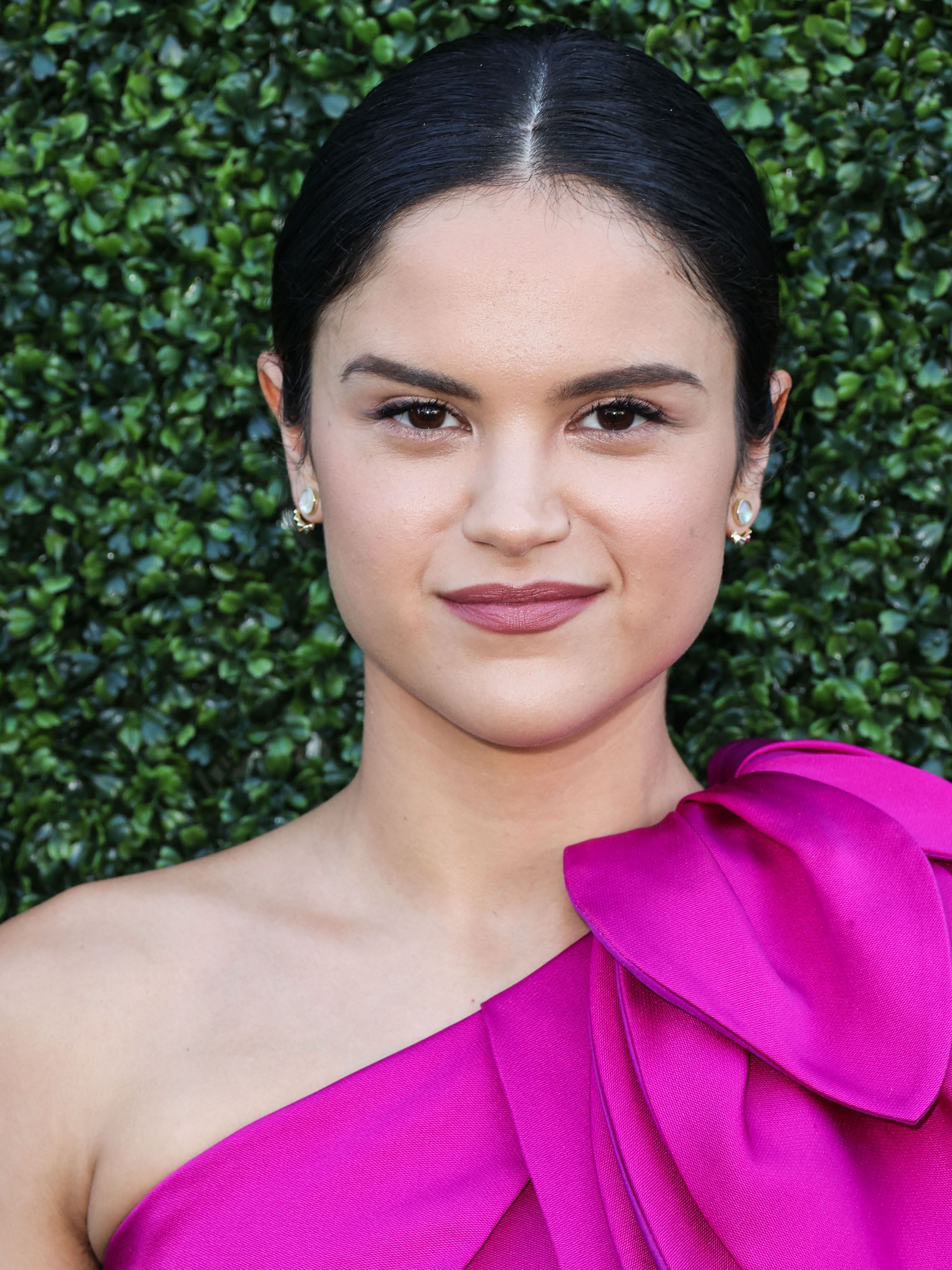 Headshot Of Victoria Moroles