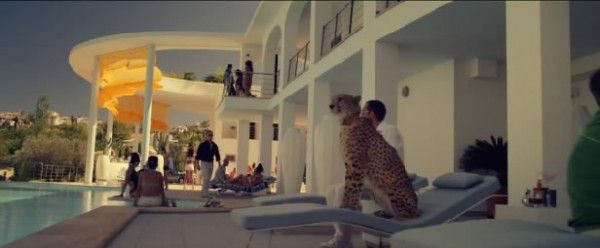 the-counselor-leopard-swimming-pool-chair