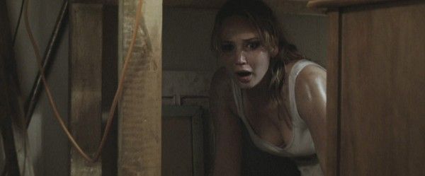 the-house-at-the-end-of-the-street-movie-image-jennifer-lawrence