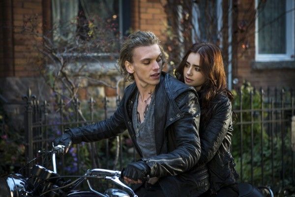 the-mortal-instruments-city-of-bones-lily-collins-jamie-campbell-bower
