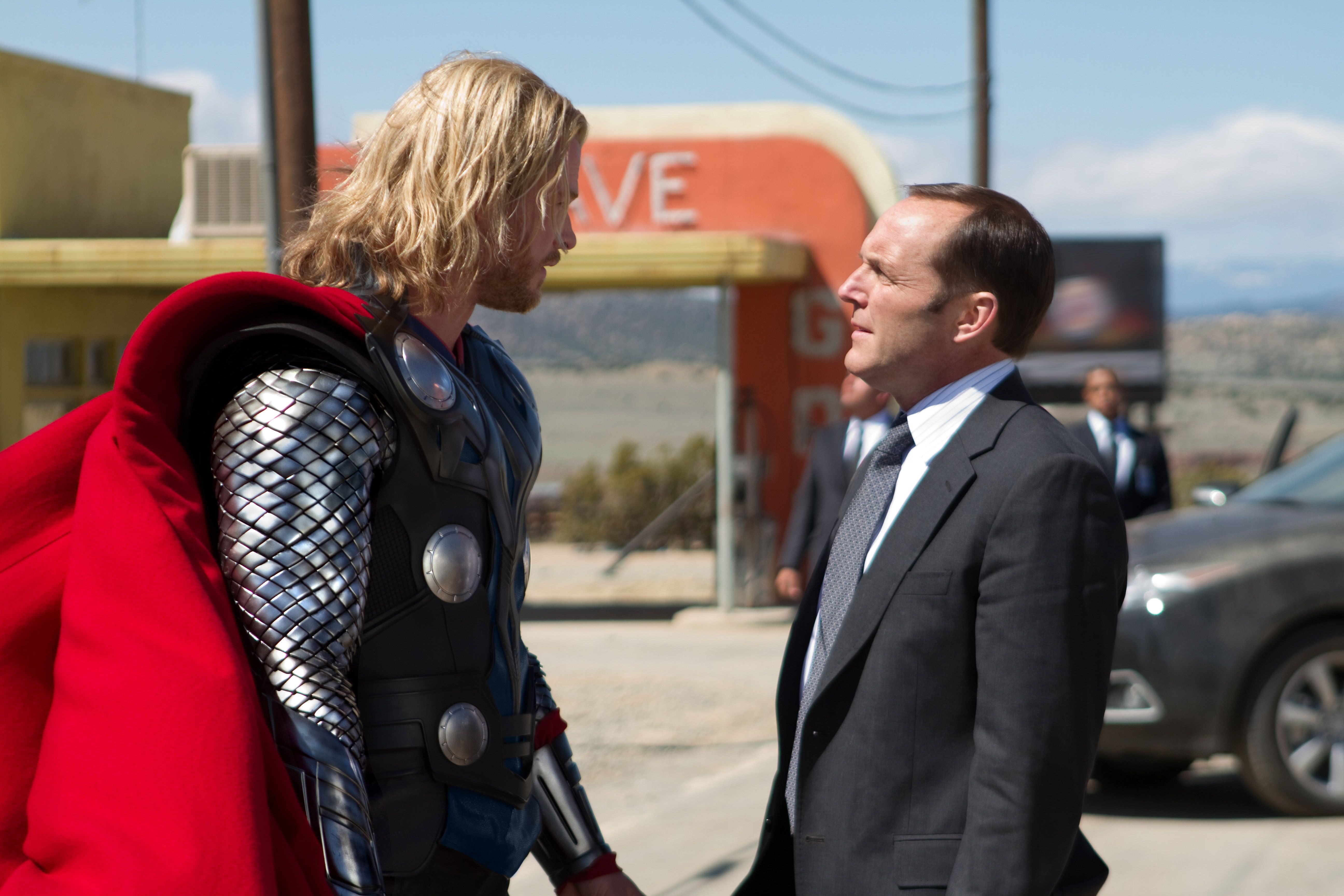thor-movie-image-chris-hemsworth-clark-gregg-02