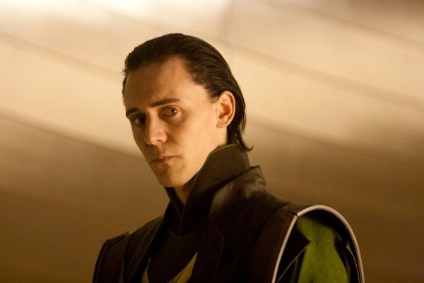 thor-movie-image-tom-hiddleston-glare-01
