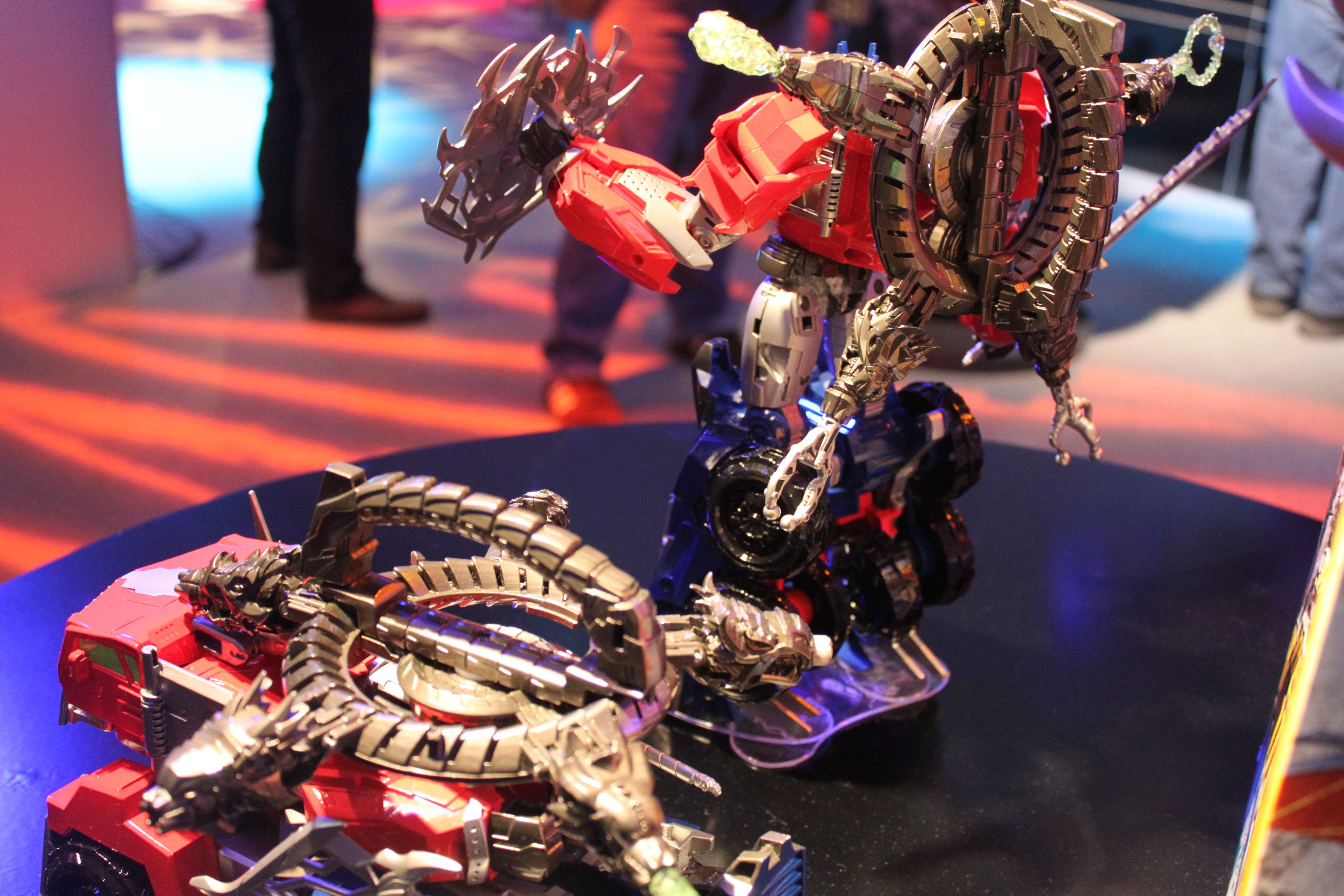 Toy Fair 2013 New TRANSFORMERS Toys Featuring the Biggest Transformers