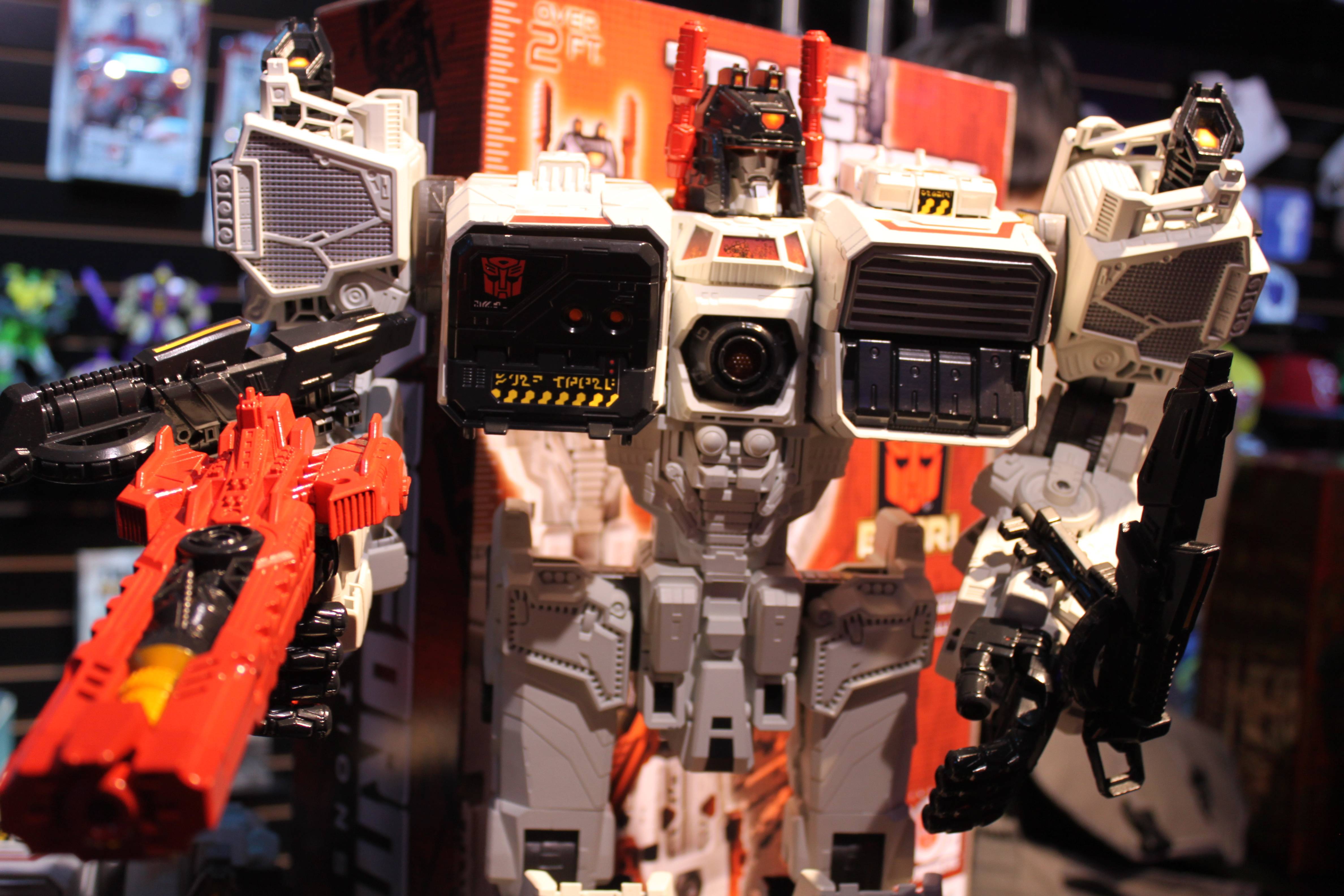 Toy Fair 2013 New Transformers Toys Featuring The Biggest Transformers Ever A 24 Tall Metroplex Triple Changer Transformers Toy Fair 2022