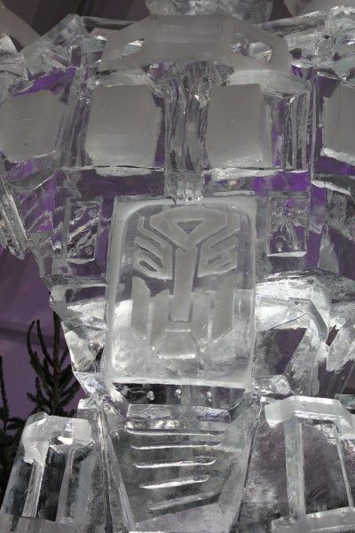 transformers_ice_sculpture_02