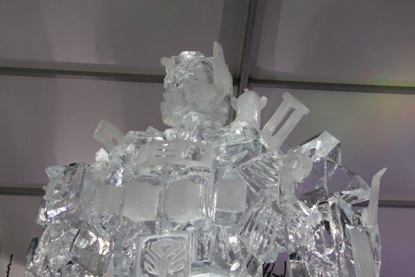 transformers_ice_sculpture_03