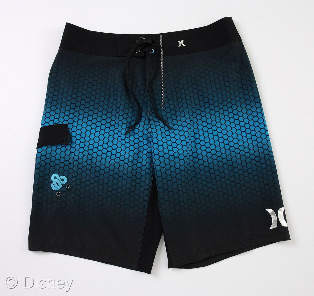 Loads of Images of Upcoming TRON: LEGACY Merchandise Clothes, Jewelry