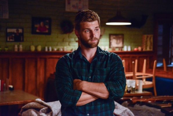 under the dome fourth hand mike vogel
