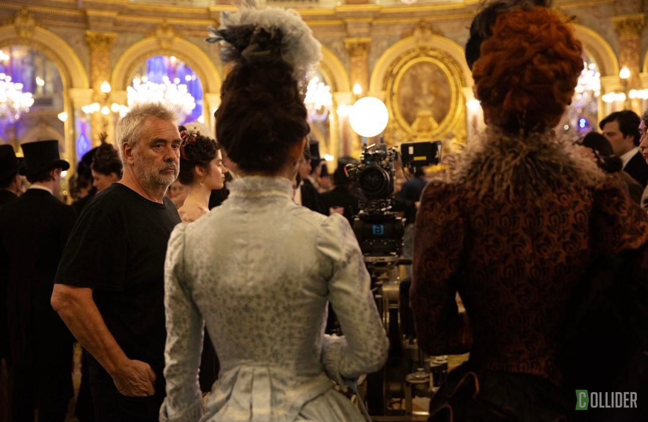 El director Luc Besson dirige el set de 